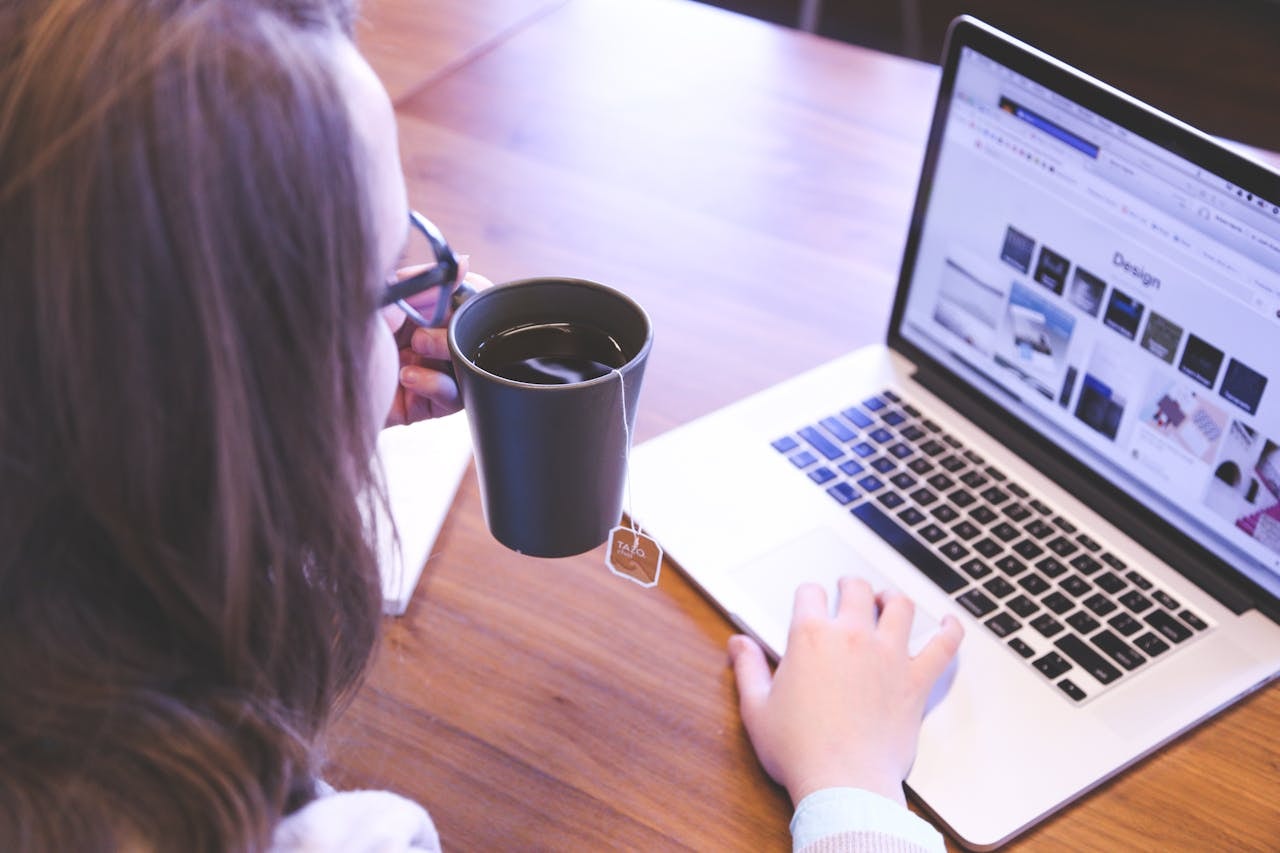 Choosing Between a Freelancer and a Development Company